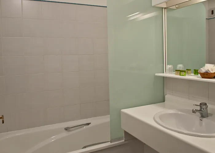 Hotel Athena 3*