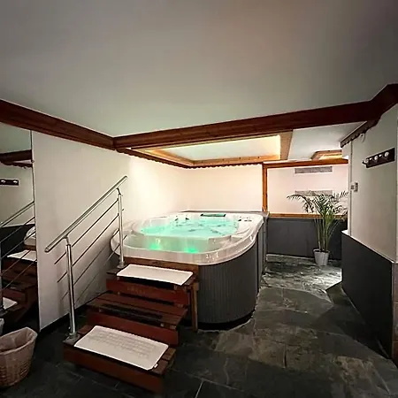 Athena Hotel 3*